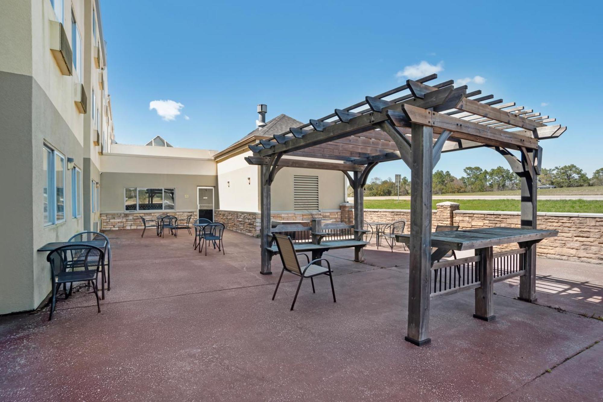 Comfort Inn & Suites Crystal Inn Sportsplex Gulfport Eksteriør billede