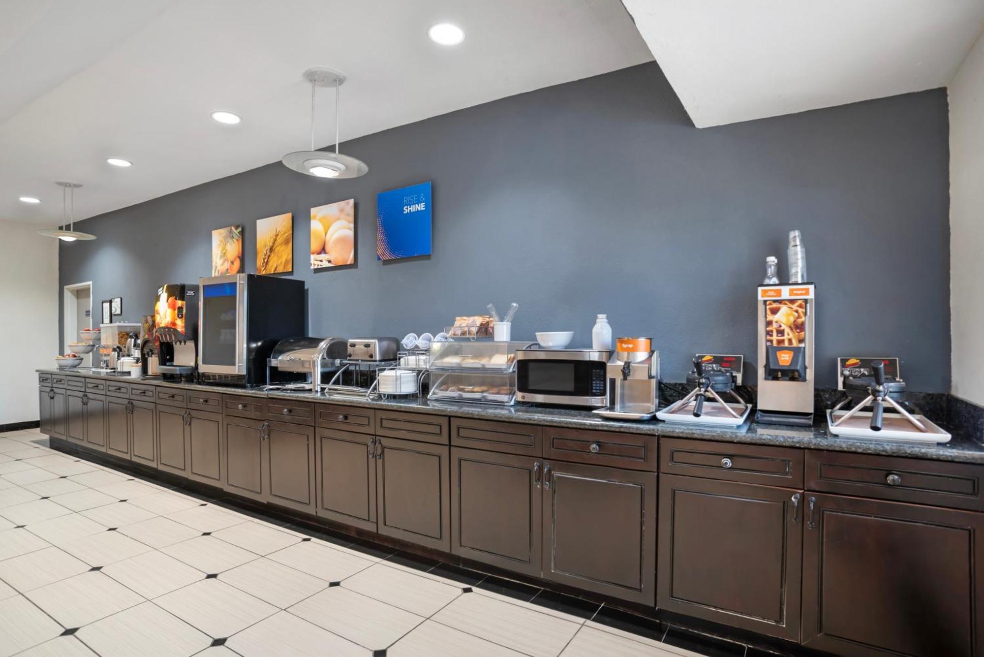 Comfort Inn & Suites Crystal Inn Sportsplex Gulfport Eksteriør billede